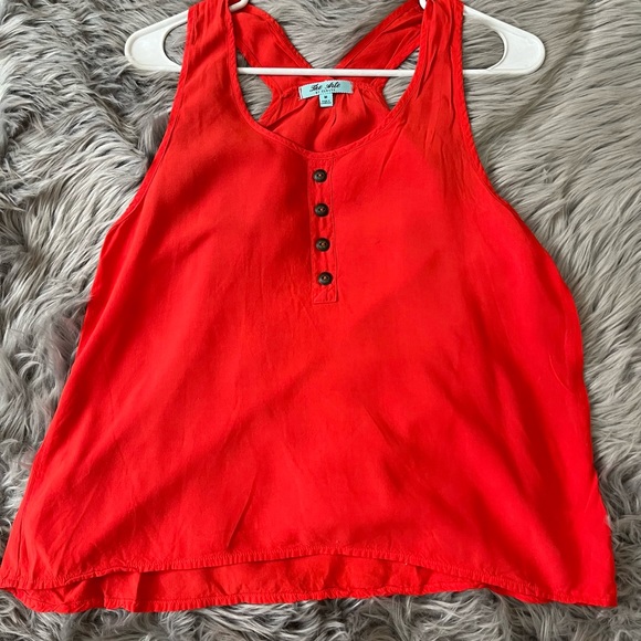 ORANGE/RED TANK TOP WITH DESIGNED BUTTON FRONT BLOUSE TOP. MEDIUM - Picture 3 of 4